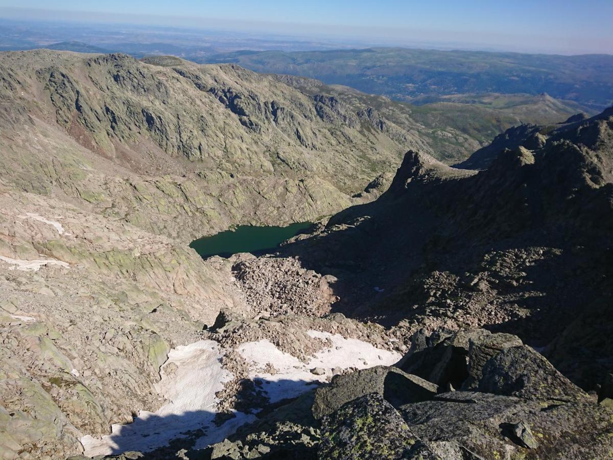 Cara norte de Gredos Hoyos del Espino Exterior foto