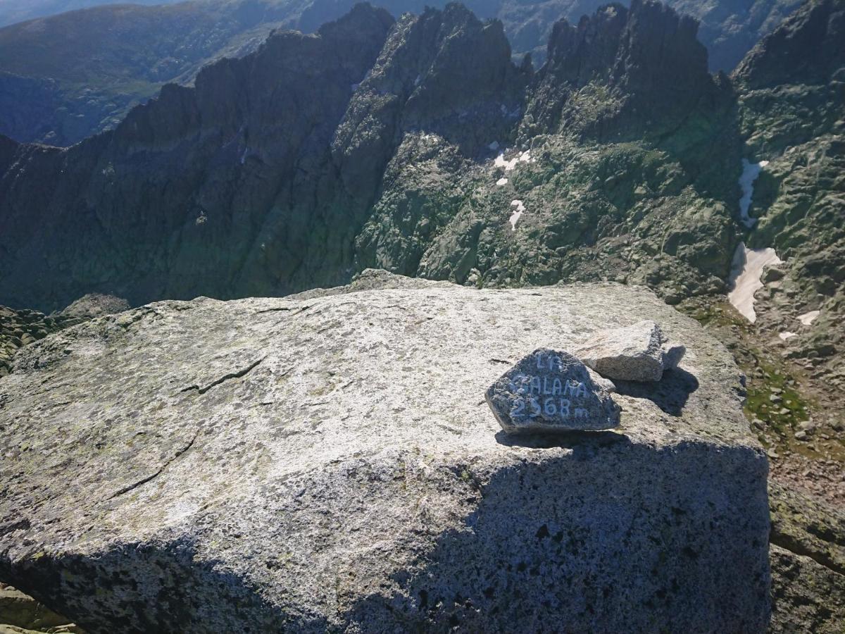 Cara norte de Gredos Hoyos del Espino Exterior foto