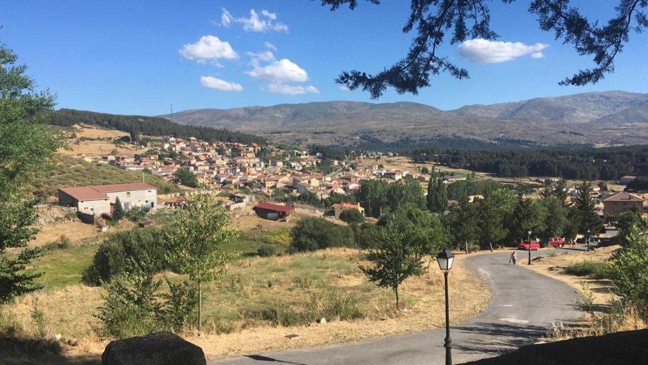 Cara norte de Gredos Hoyos del Espino Exterior foto