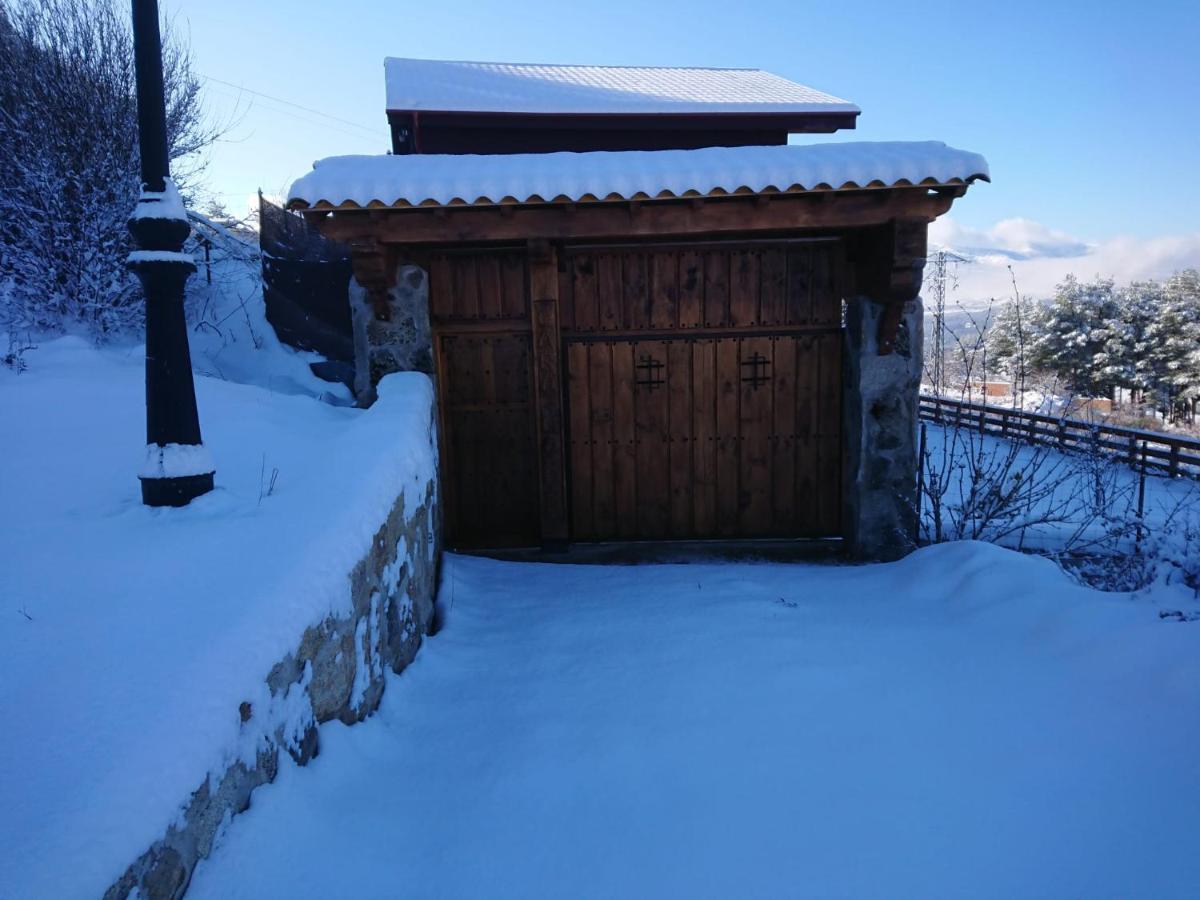 Cara norte de Gredos Hoyos del Espino Exterior foto