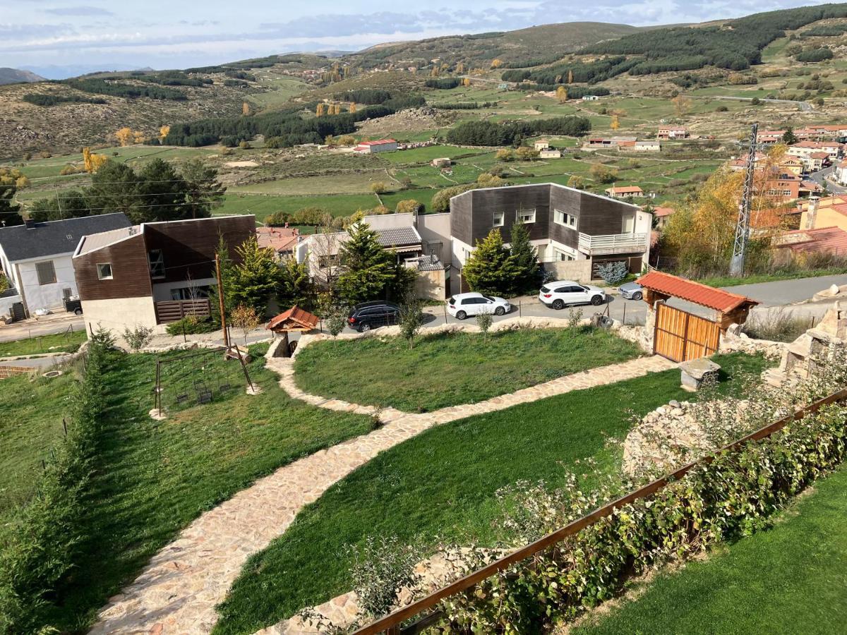 Cara norte de Gredos Hoyos del Espino Exterior foto